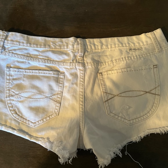 Cute shorts - Picture 3 of 3